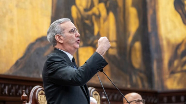 Abinader destaca desempeño económico de R. Dom. en 2025