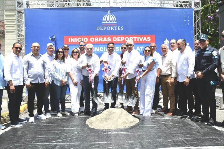 Ministros Kelvin Cruz y Andrés Bautista anuncian obras deportivas en Espaillat con una inversión de RD$415 millones