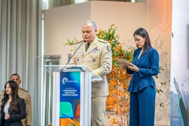 PROINDUSTRIA reconoce al Ministerio de Defensa por sus aportes a la innovación y al desarrollo industrial de la República Dominicana