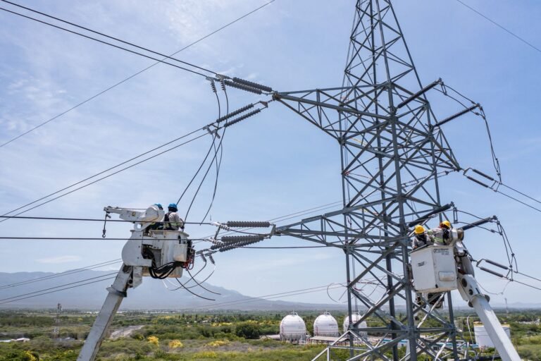 ETED impulsa una red de transmisión más moderna con la integración de una subestación móvil en Boca Chica, este sábado 4 de julio