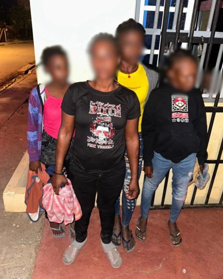 DGM detiene 1,137 y deporta 911 indocumentados este lunes Agentes intervienen Sabana Perdida, Manoguayabo, Cristo Rey y Villa Faro en SD